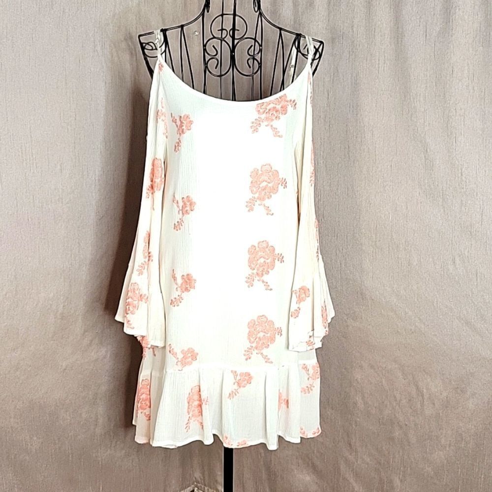 ALTAR'D STATE Pink and White Floral Embroidered Cold Shoulder Blouse Size Small